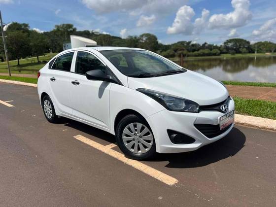 HYUNDAI HB20S 1.0 COMFORT PLUS 12V FLEX 4P MANUAL HYUNDAI HB20S 1.0 COMFORT PLUS 12V FLEX 4P MANUAL